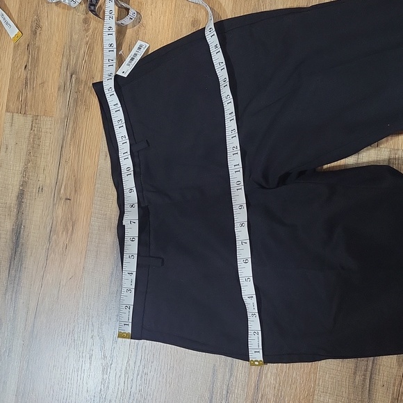 AMAZON ESSENTIALS Black Slim-Fit Wrinkle-Resistant Flat Chino Front Pant  -30x32 - Picture 12 of 13